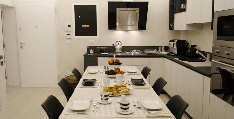 La Finestra Sul Convitto B&B Lecce Exterior photo