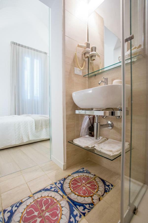 La Finestra Sul Convitto B&B Lecce Exterior photo