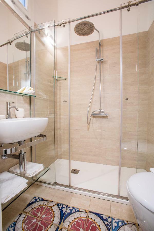 La Finestra Sul Convitto B&B Lecce Exterior photo