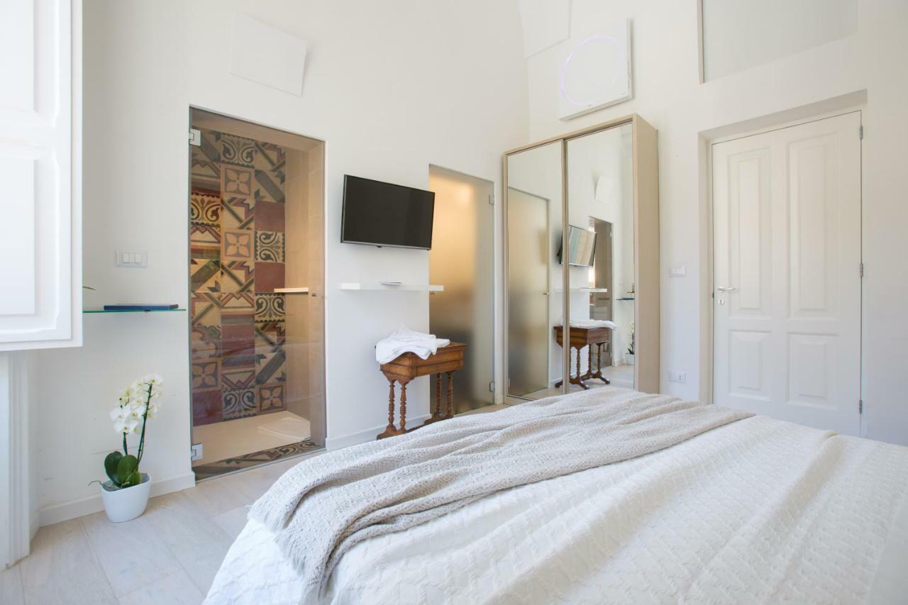 La Finestra Sul Convitto B&B Lecce Exterior photo