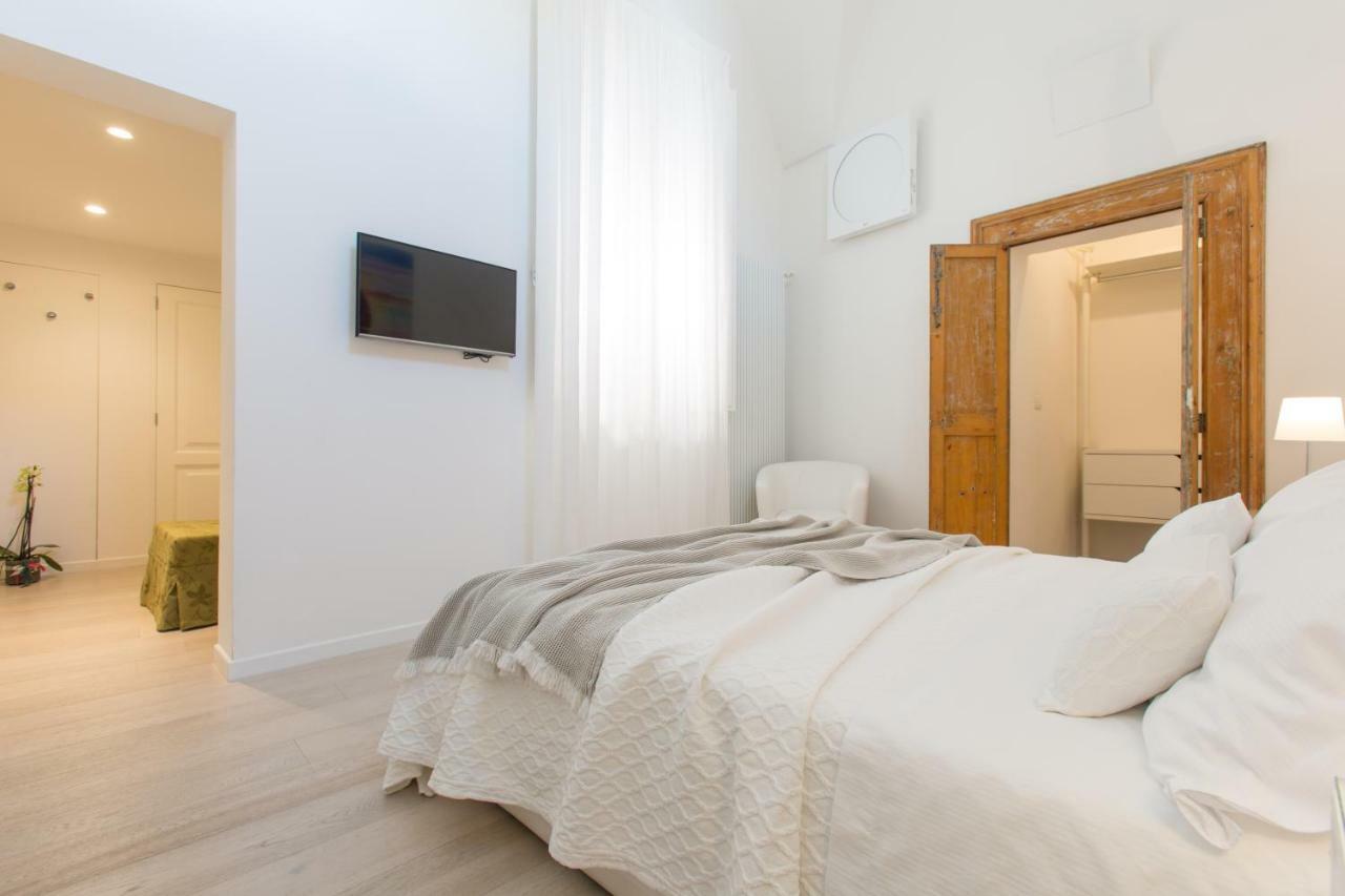 La Finestra Sul Convitto B&B Lecce Exterior photo