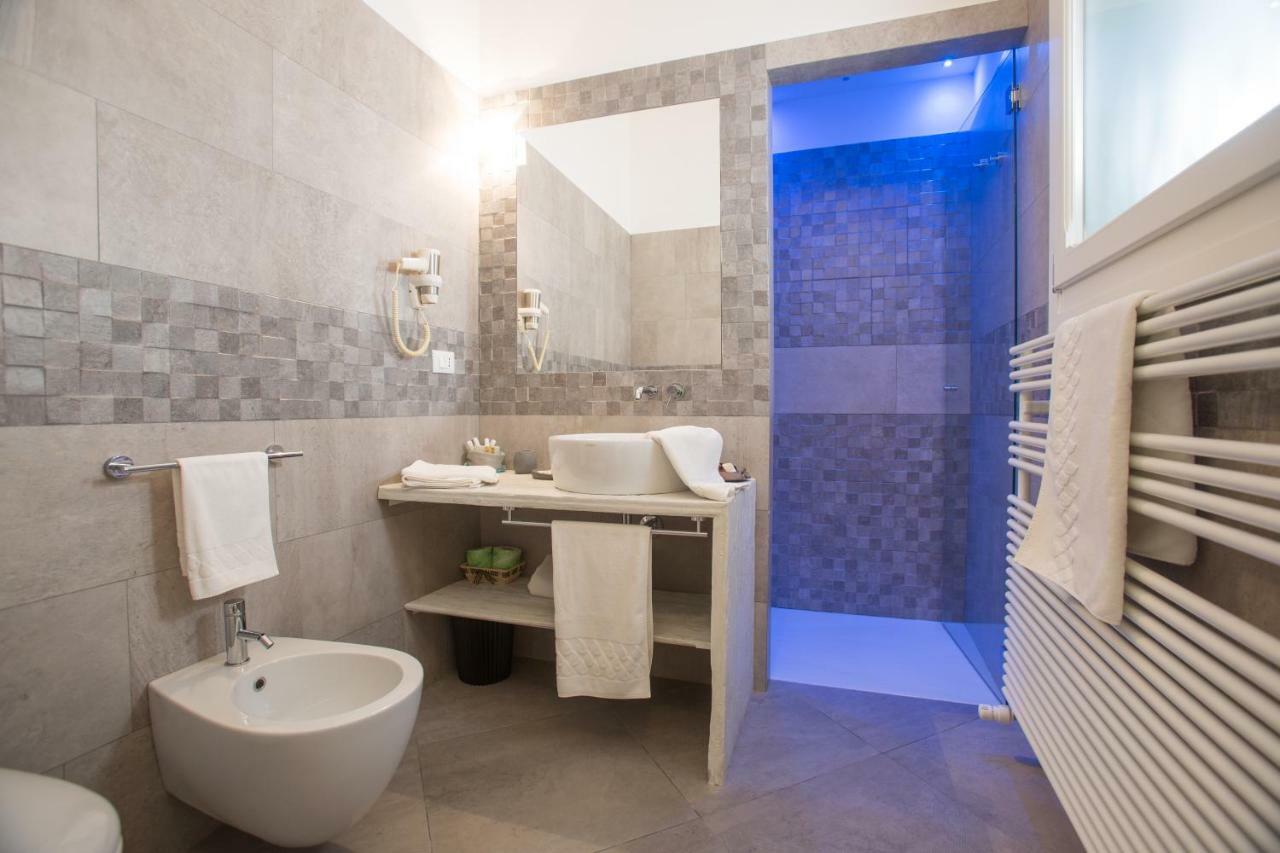 La Finestra Sul Convitto B&B Lecce Exterior photo