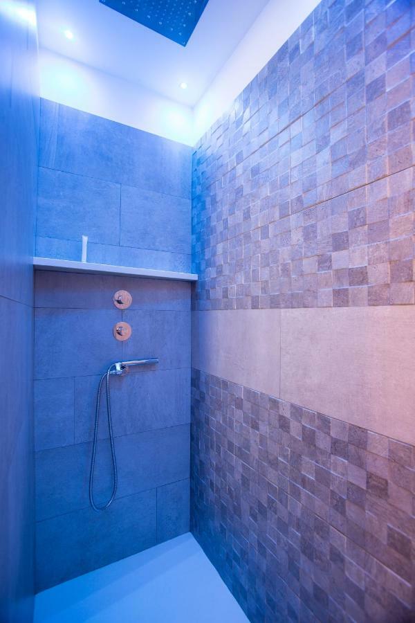 La Finestra Sul Convitto B&B Lecce Exterior photo